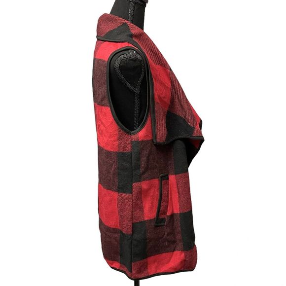 Flannel Vest Red & Black Buffalo Plaid Draping Open Front with Pockets - Picture 3 of 9